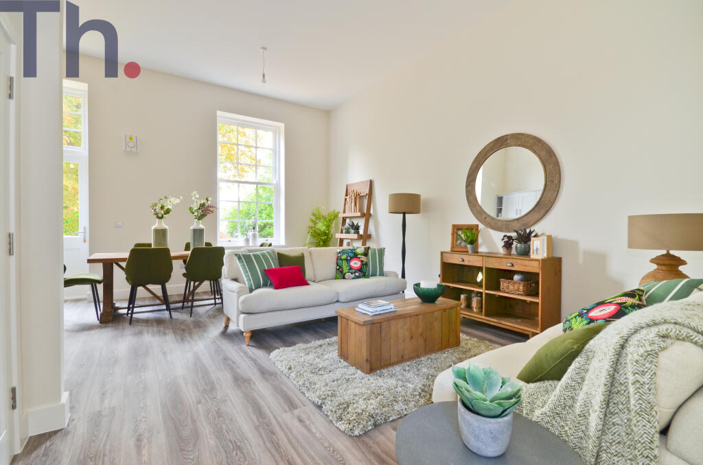 Lounge &amp; Dining Areas