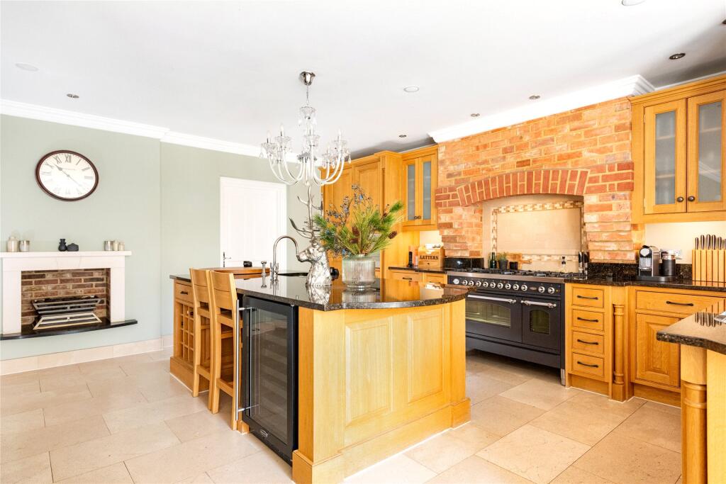 Kitchen/Breakfast Rm