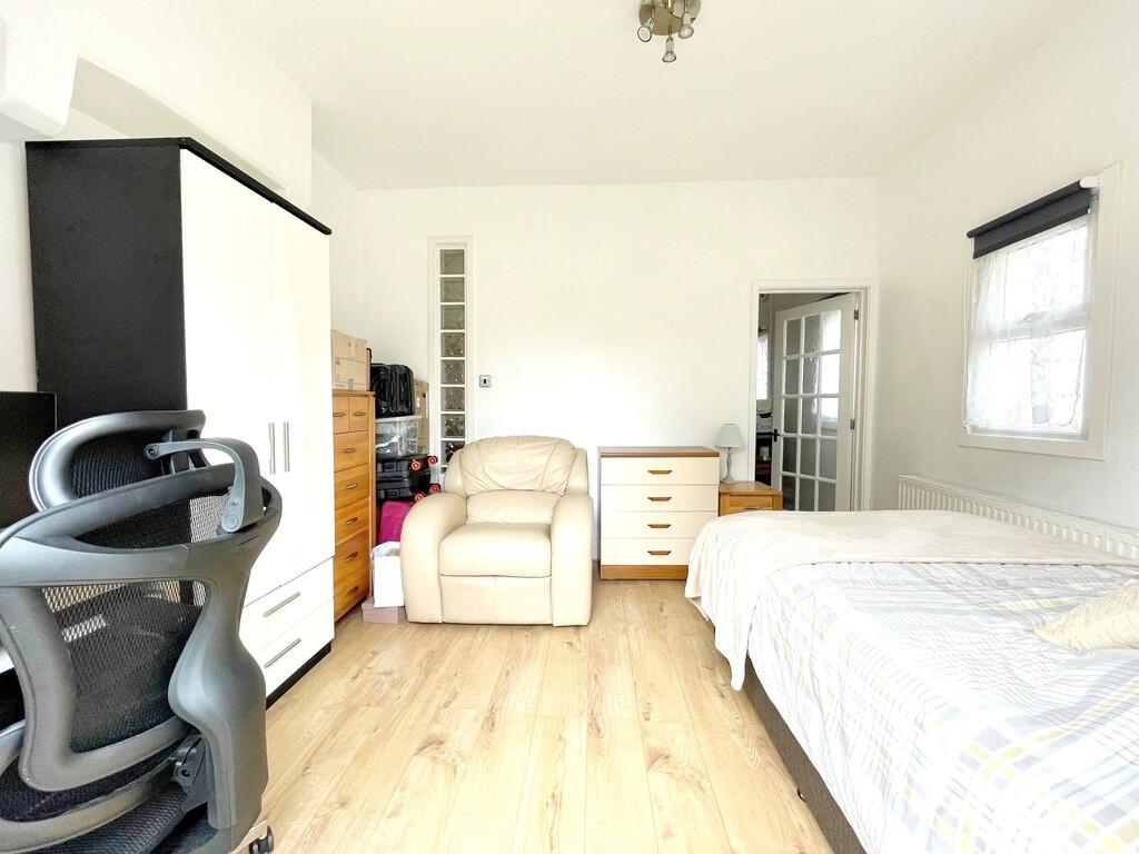 manor bedroom