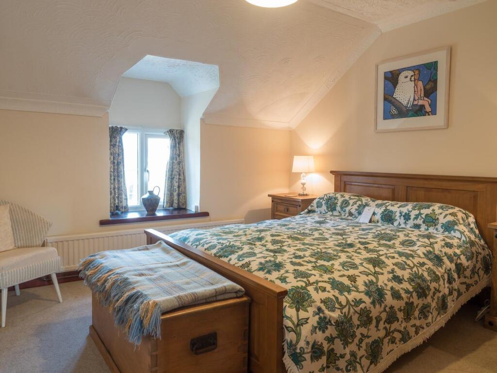 Oaktree Bedroom.jpg