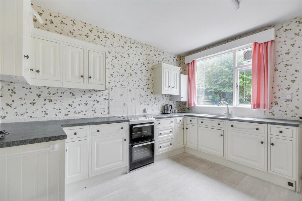 Kitchen_2.jpeg