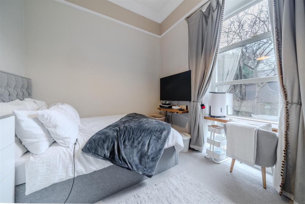 Bedroom 4.jpg
