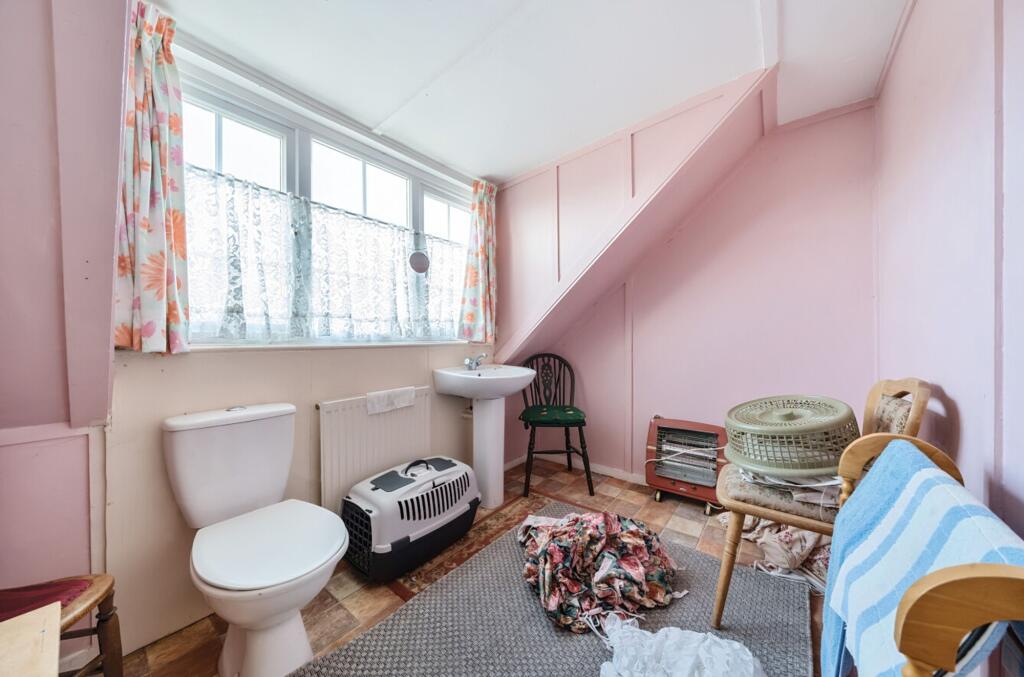 1st Floor bathroom