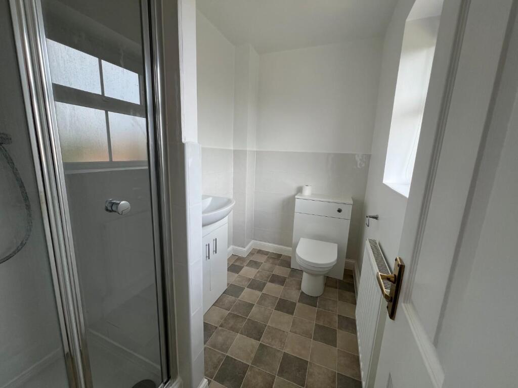 Ensuite.JPG