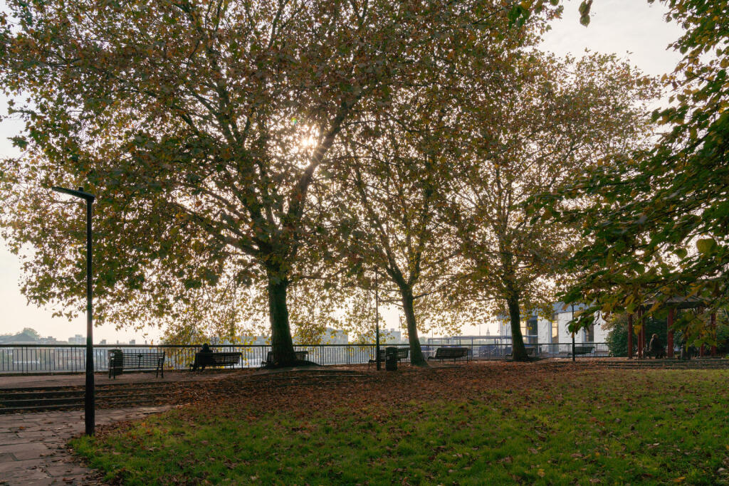 241596 - DUNDEE-WHARF-61.jpg