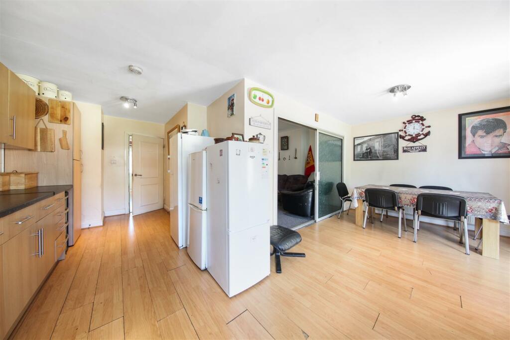 52 Salmon Street - izrqPKl8QiZviQO8e6Or.jpg