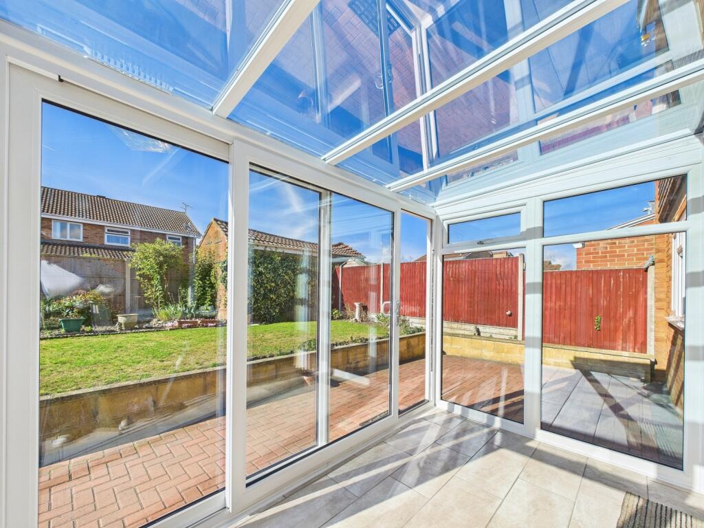 CAM01338G0-PR0137-STILL009