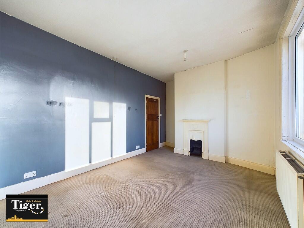 CAM02176G0-PR0472...