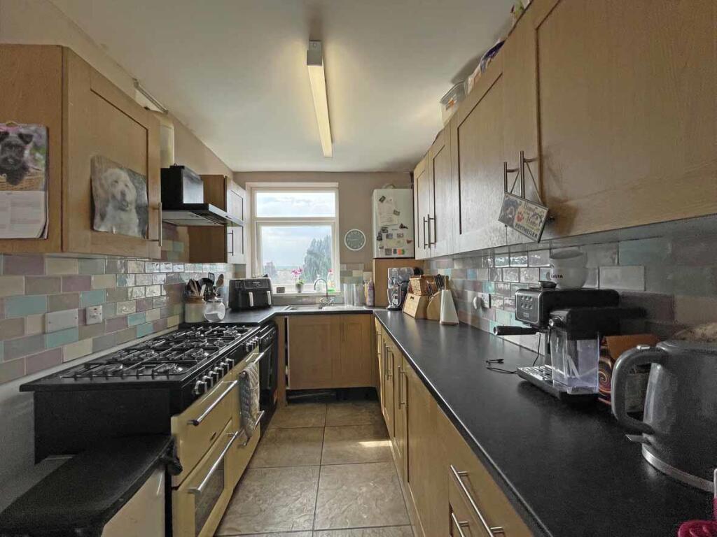 Kiel Place 5 Kitchen.jpg