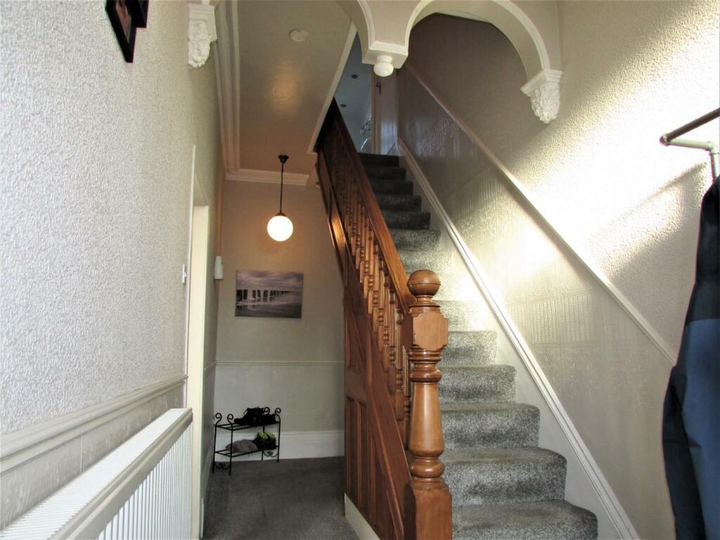 RomanRd169hall.JPG