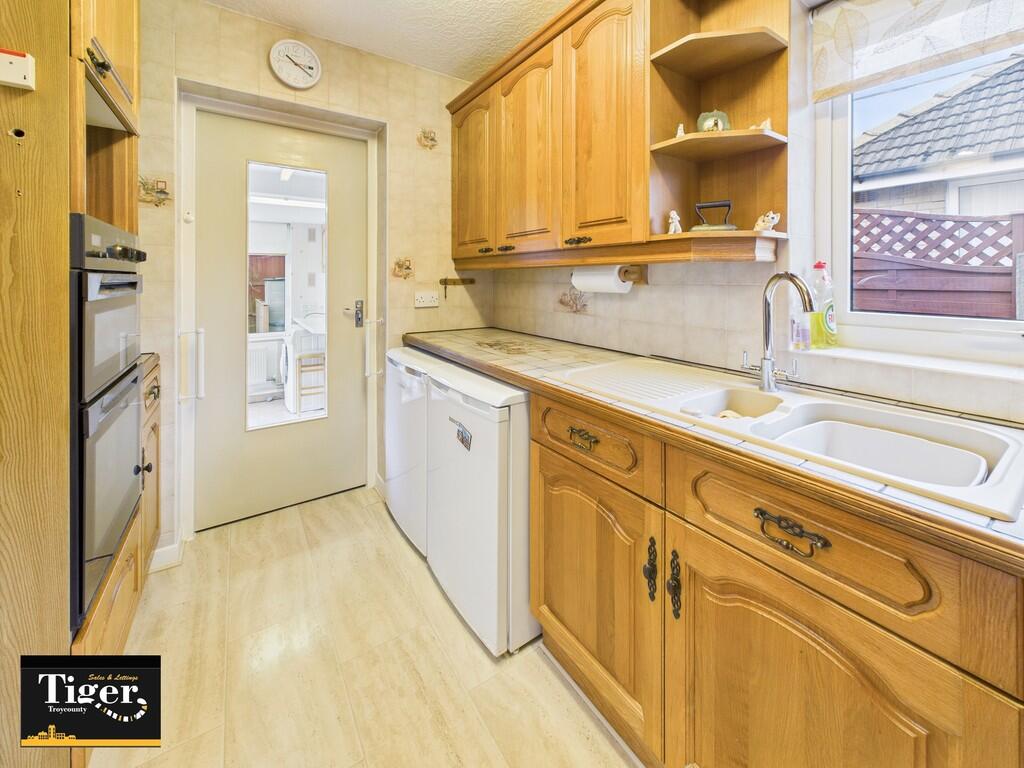 CAM02176G0-PR0788...