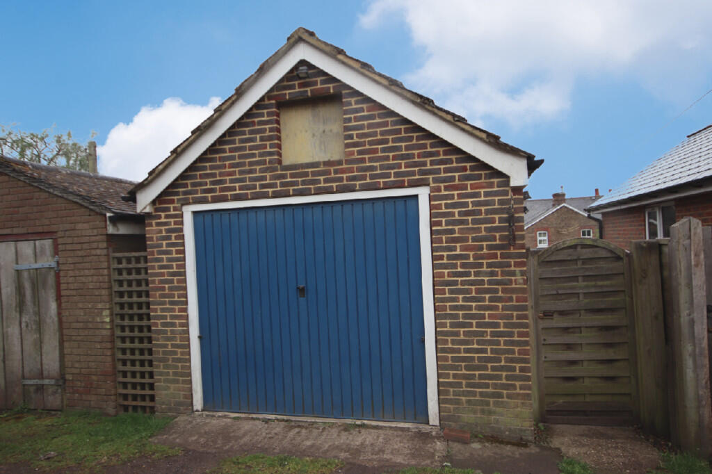 Screenshot 2025-0...