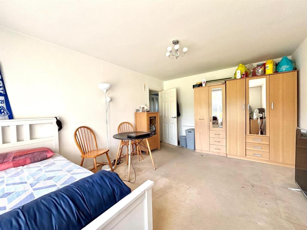 WhatsApp Image 2025-09-22 at 11.53.02_364867f4.jpg