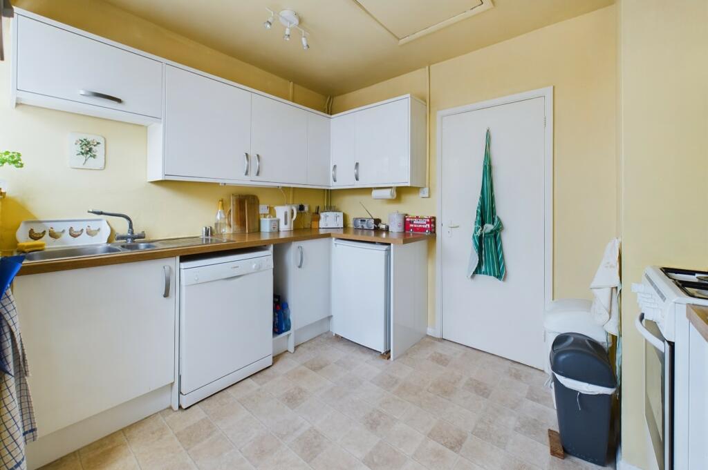 CAM02545G0-PR0192-STILL009