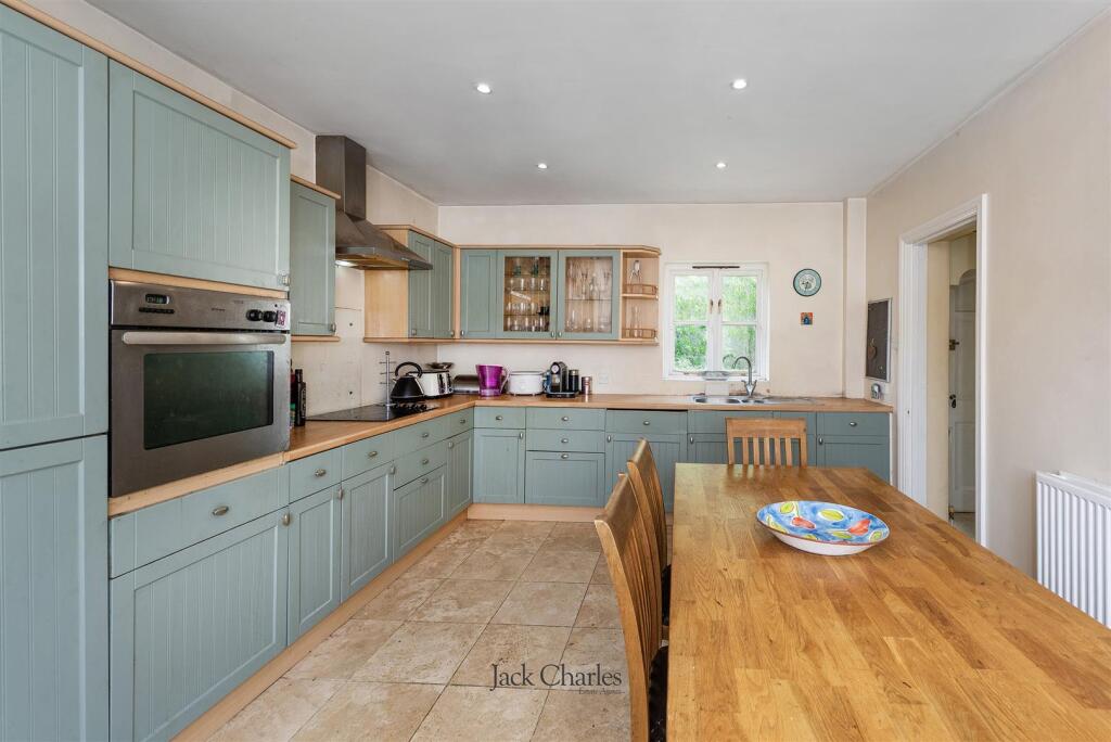 The Old Stables, Knotley Hall, TN11 8JH 007.jpg