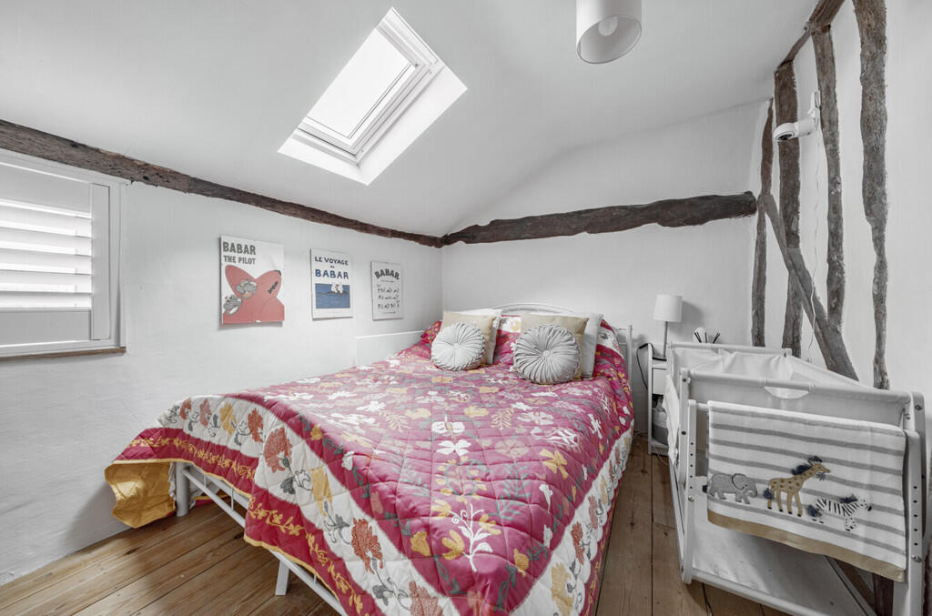 1357794-9-68d16d9...