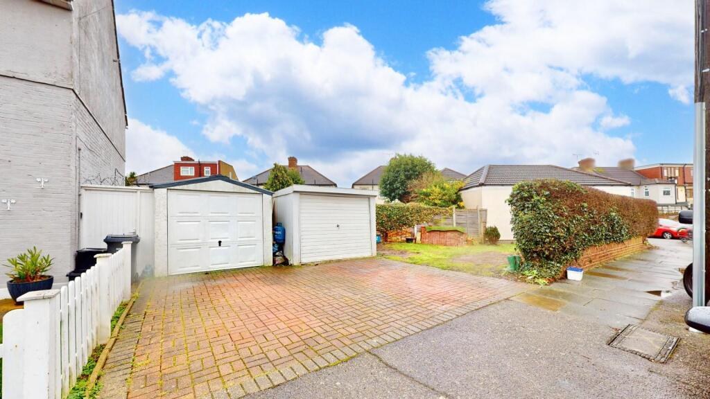 2-Fields-Park-Crescent-02102025_123720-2.jpg