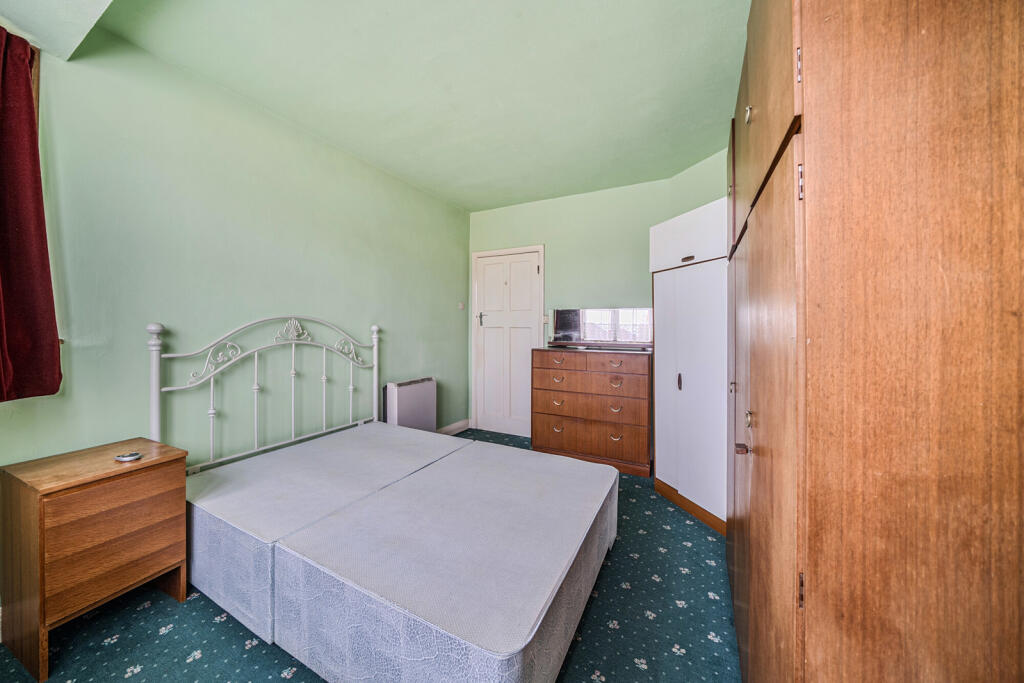 1369034-11-68ee2e...