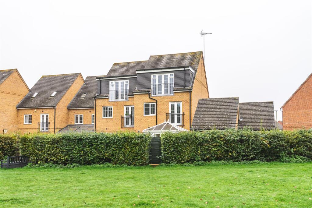 Harmonds Wood Close-27.jpg