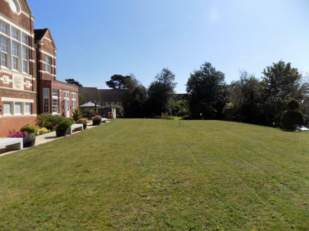 COMMUNAL GARDENS