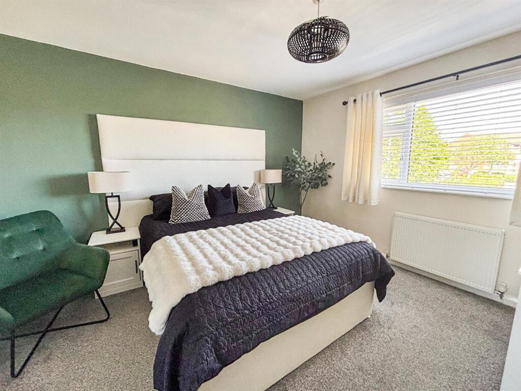 Bed 1.jpg