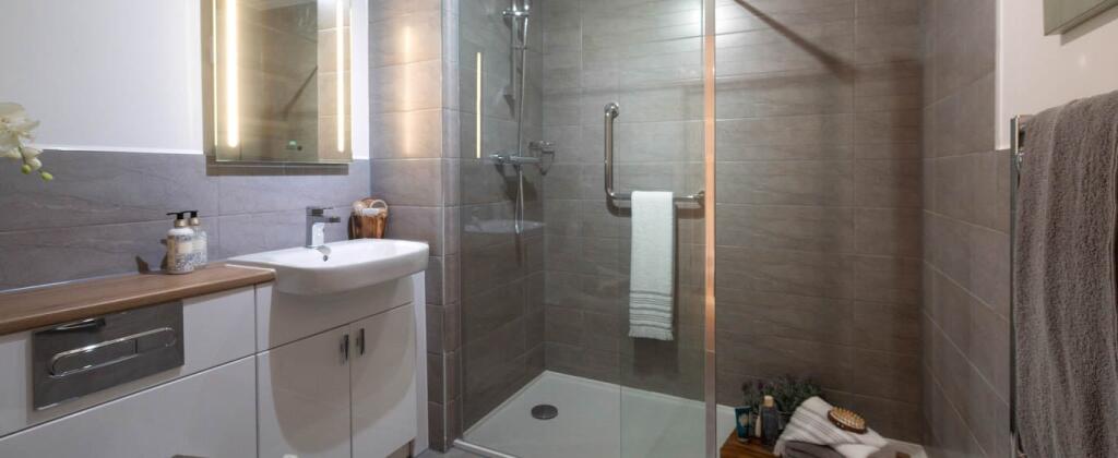 Show Apartment Shower Room