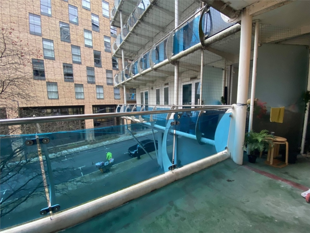 balcony