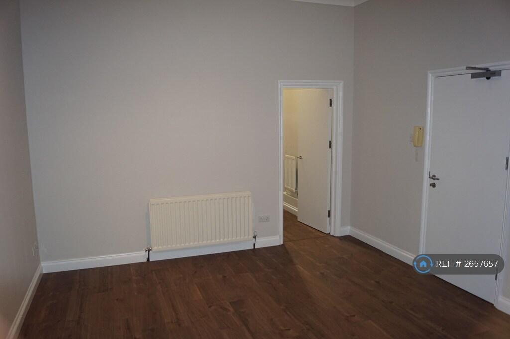 Living Room Photo 2