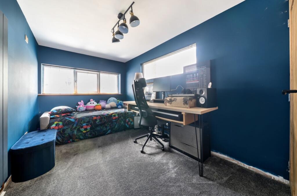 1318574-9-6867f68f3aa2b