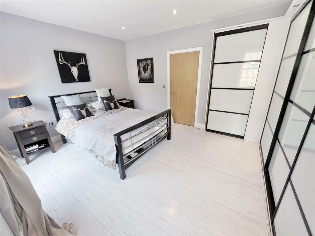 Bedroom 1 Aspect 3.jpg