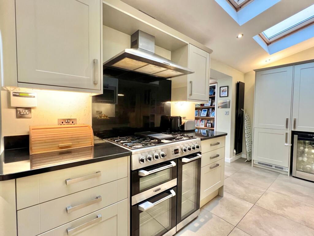 Kitchen dining room