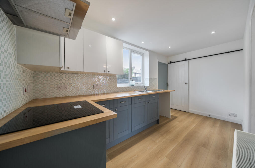 1359098-8-68de504...