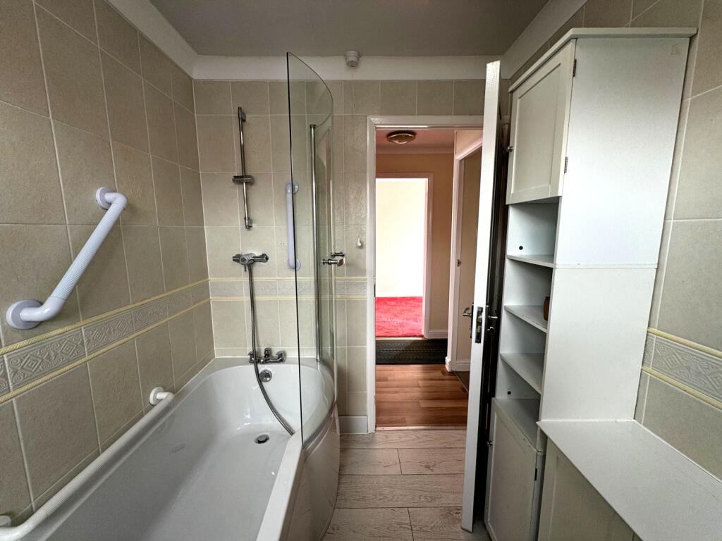 bathroom (1)