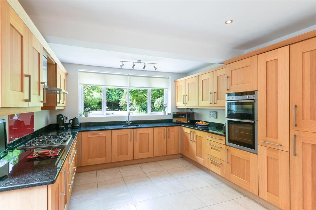 BRIGHTON ROAD,,52- (6).jpg