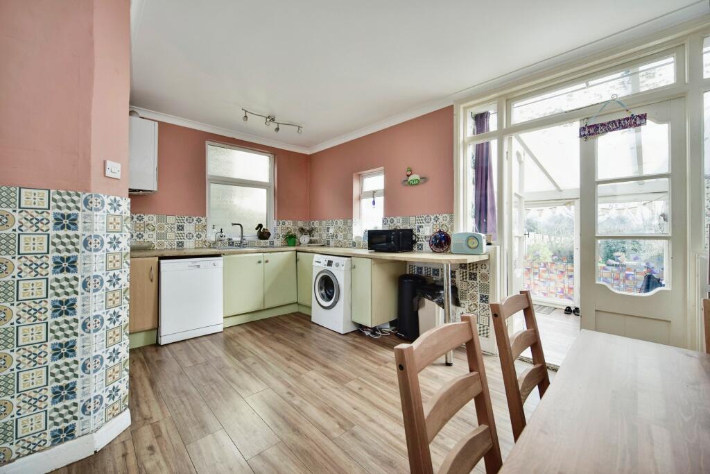 Open Plan Kitchen &amp; Dining Room