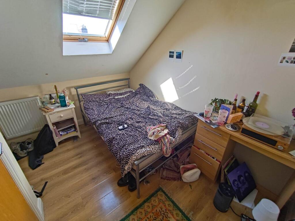 Top floor front bedr