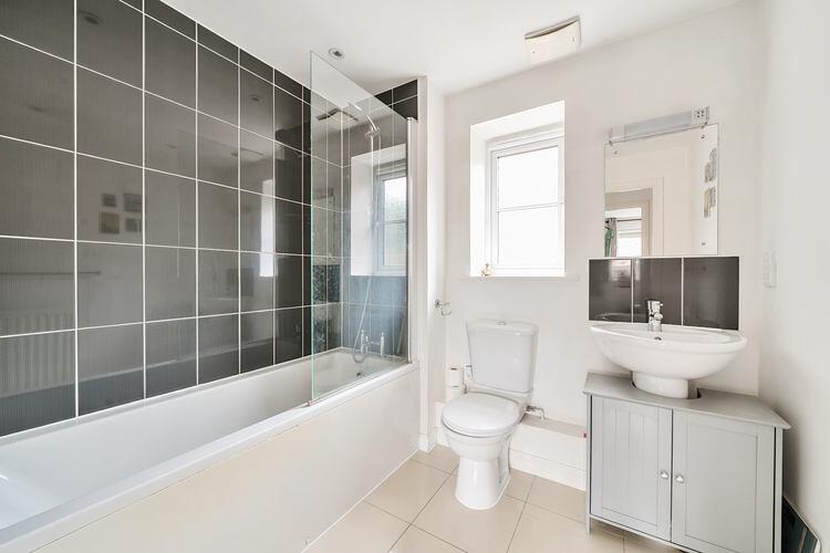 1289490 1 6825aeab6453c ARW