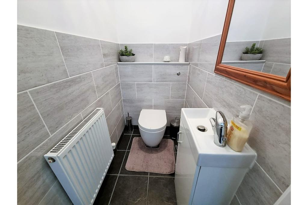 Downstairs Cloakroom