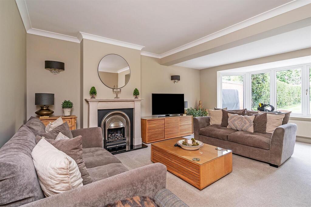 5 Marsh Lane-1_lo.jpg