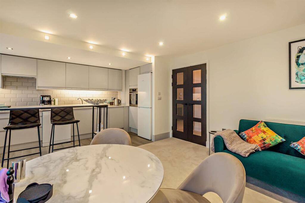 8674111-interior11-800.jpg