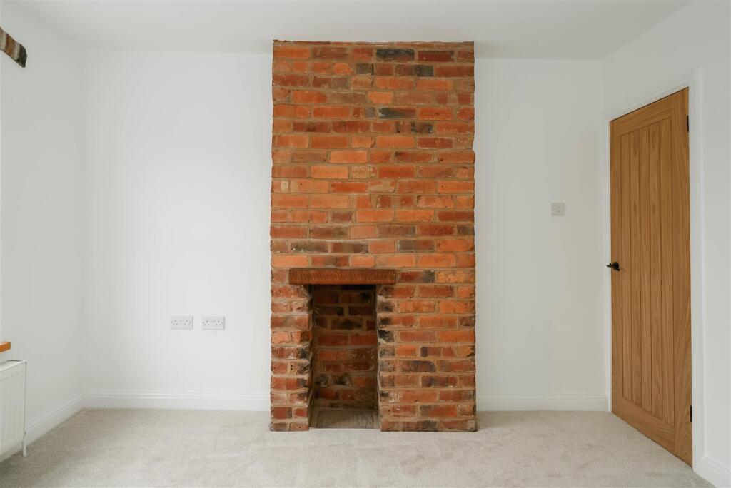 Bedroom1-2.jpg