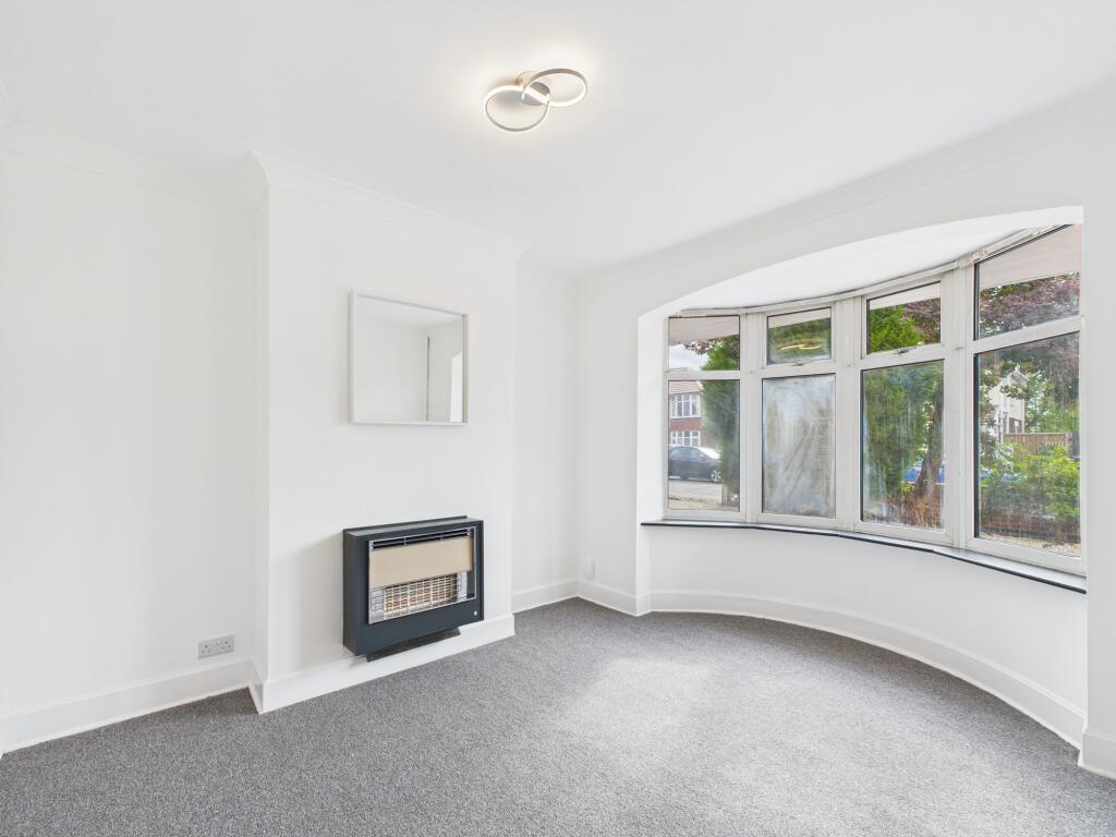 CAM03674G0-PR0648-STILL002