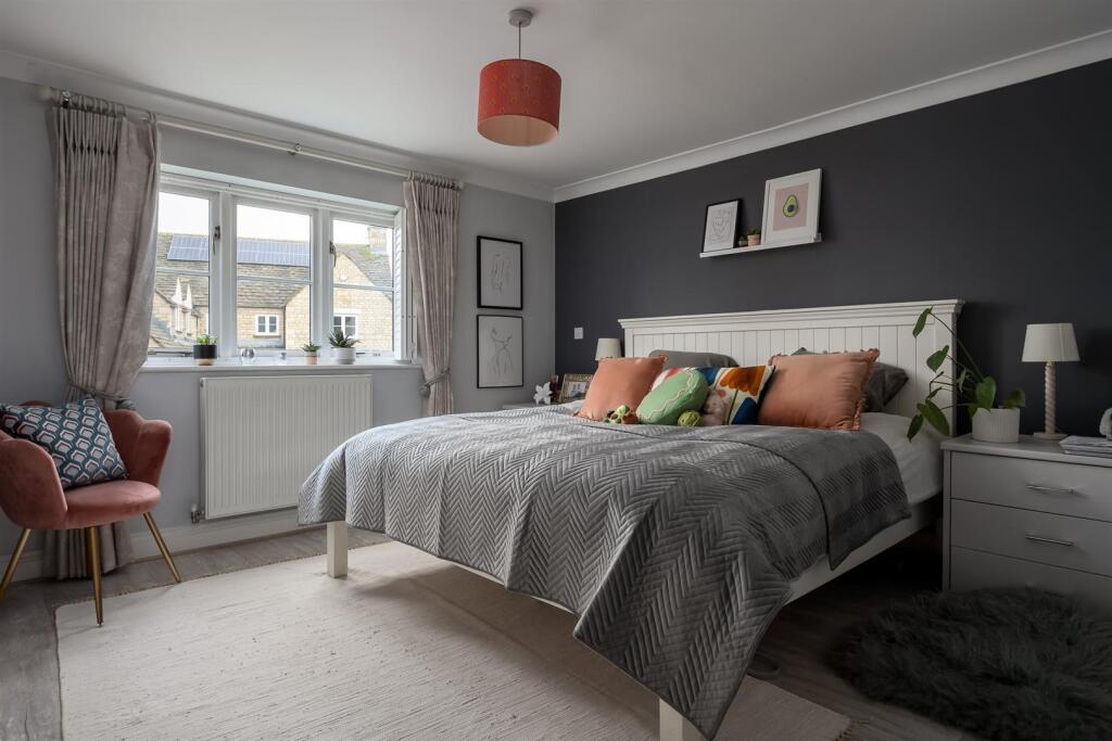 53 - 1 Holm Oaks - GL7 2RQ - Web.jpg