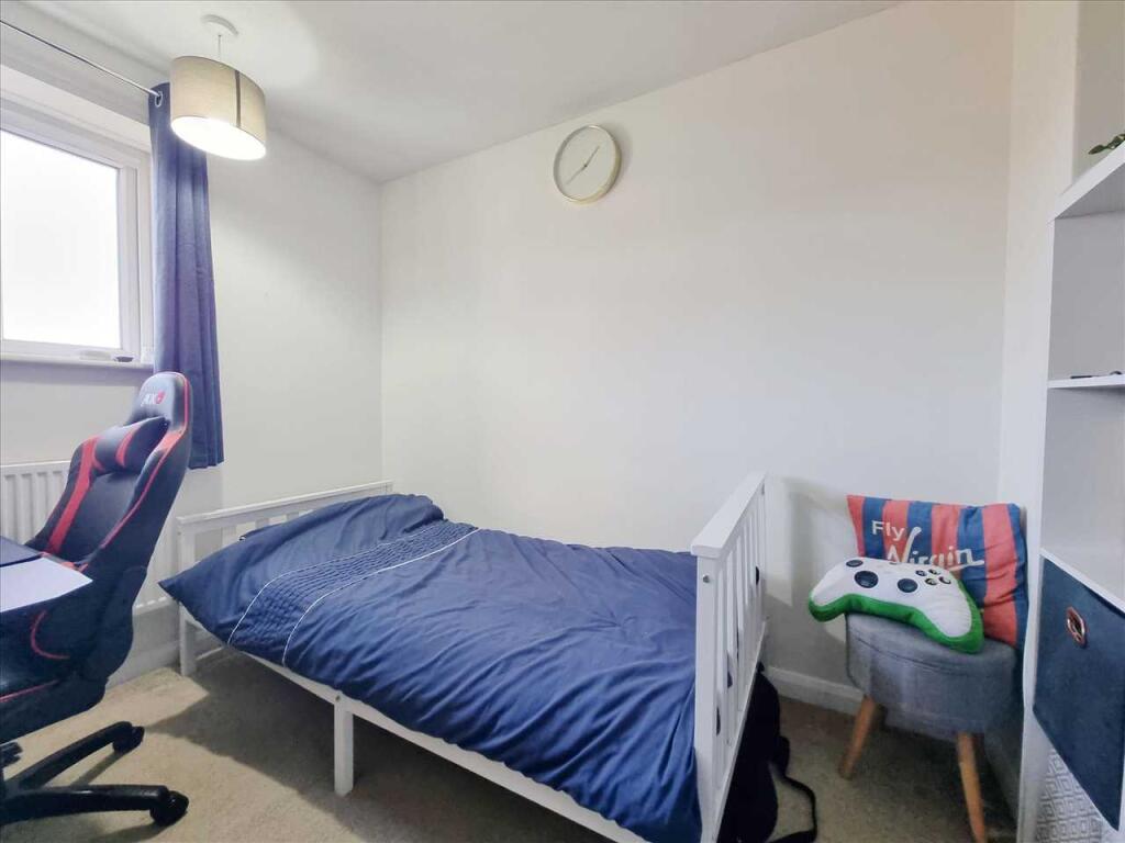 Bedroom 2: