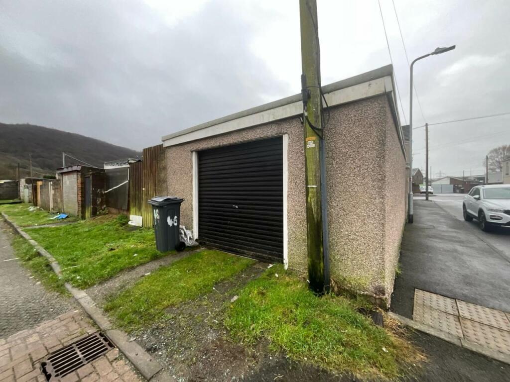 Garage 2