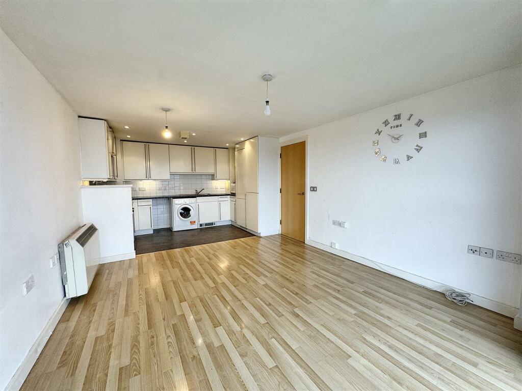 Open Plan Lounge/Kitchen: