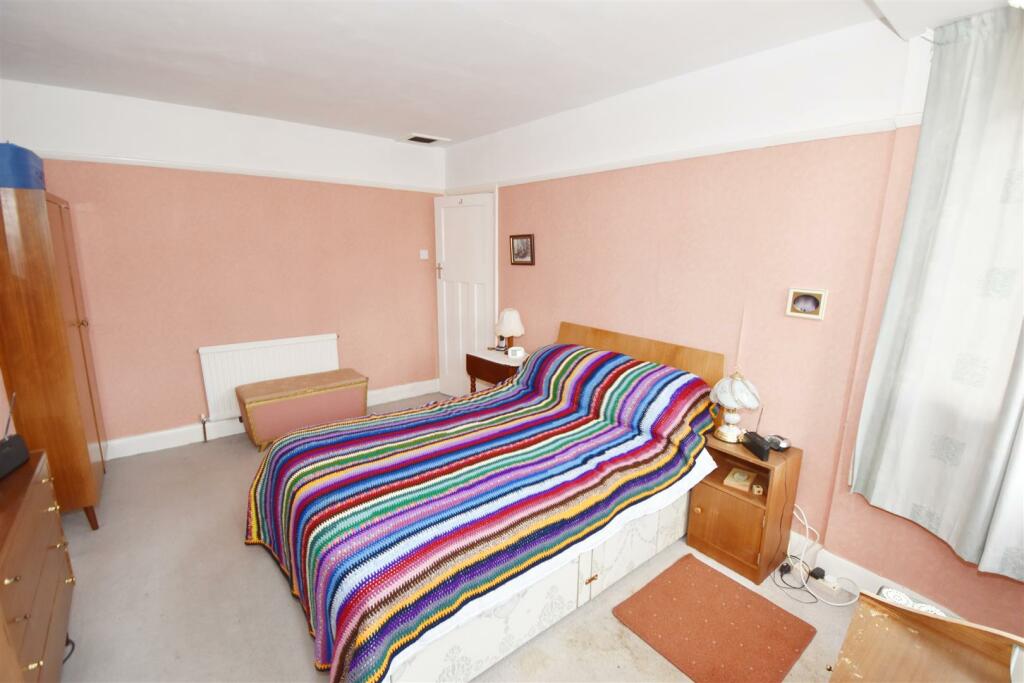 Bedroom One (3).jpg