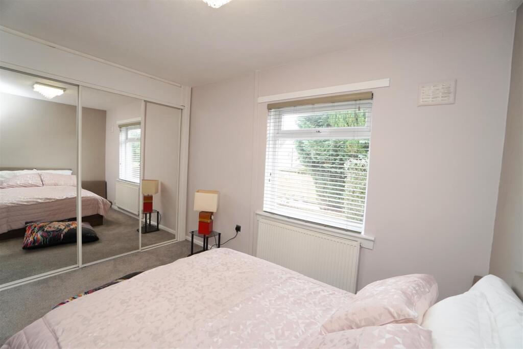 BEDROOM1.jpg