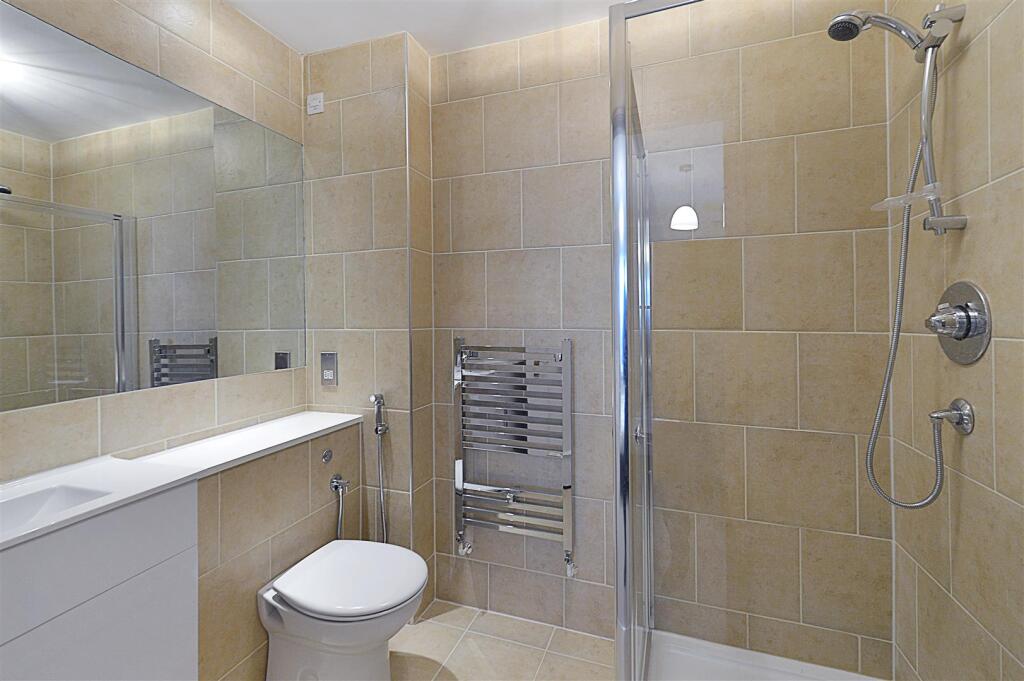 ensuite.jpg
