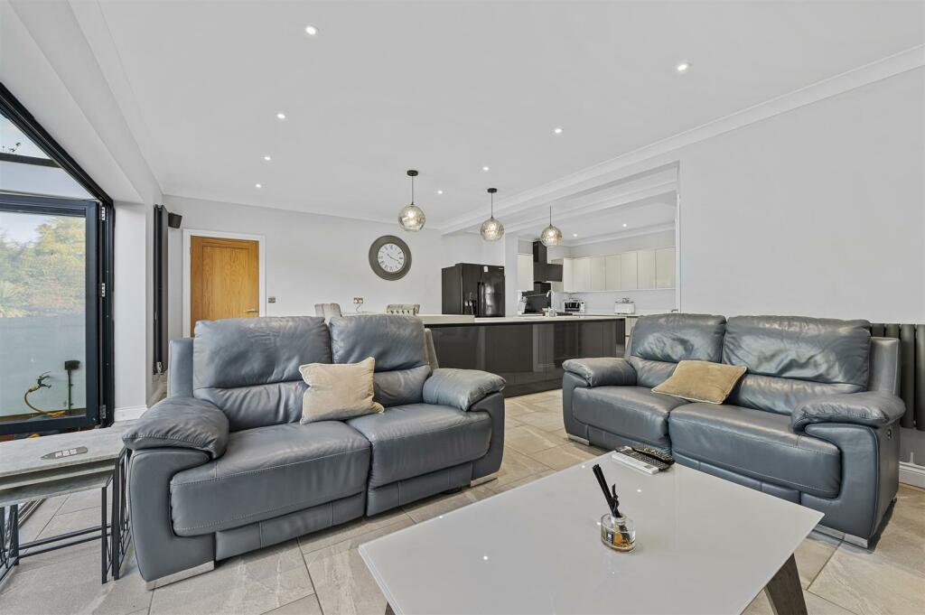 Kitchen/Breakfast/Family Room